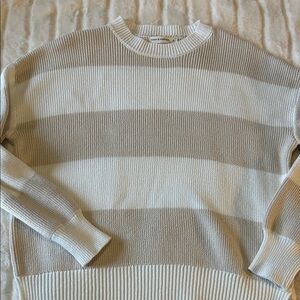 Moon & Madison Beige and White Women's Crew Oversized Sweater Size Small